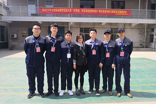 4月4日機(jī)電比賽團(tuán)體一等獎(jiǎng)